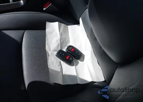 2023 Toyota Corolla Cross Xle z USA, uszkodzony, nr VIN 7MUEAABG6PV066987